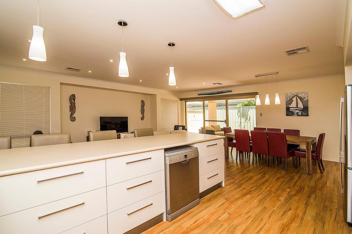 Busselton Holiday Home Εξωτερικό φωτογραφία